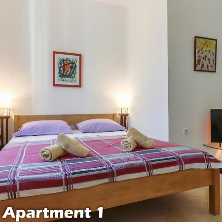 Art Apartments Vrsar Exterior photo