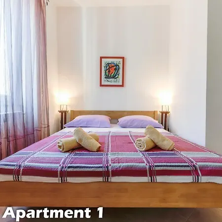 Art Apartments Vrsar Exterior photo