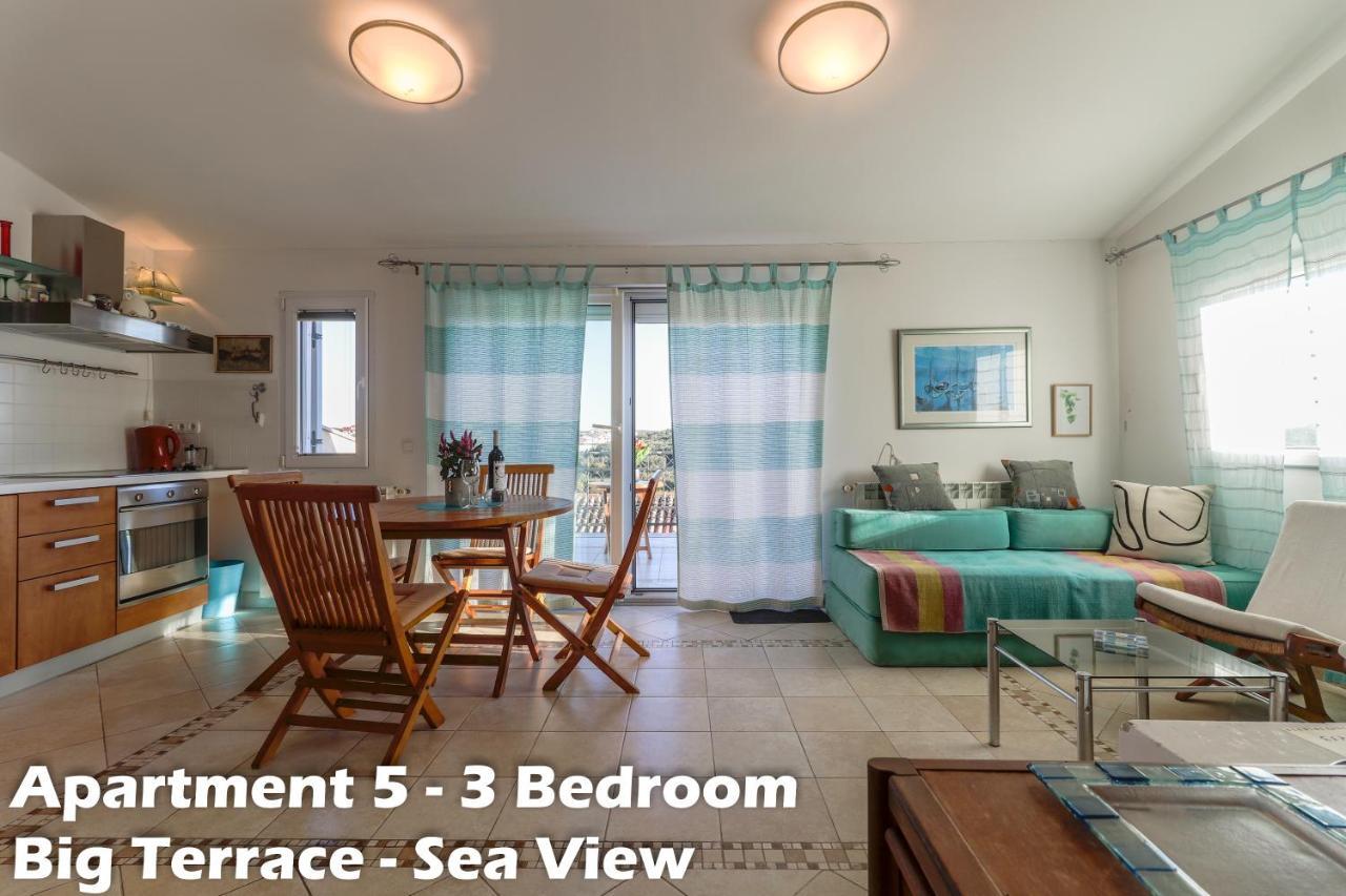 Art Apartment *